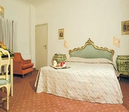 Claridge 3* Florence